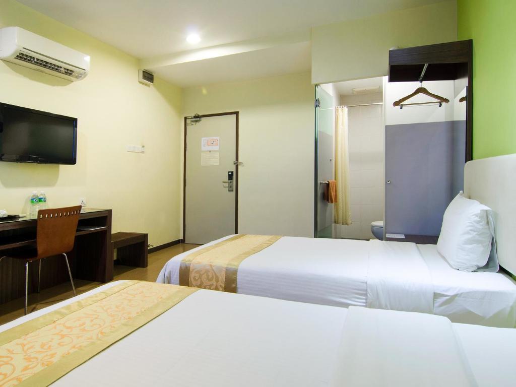 Eight Days Boutique Hotel - Mount Austin Джохор-Бару Экстерьер фото