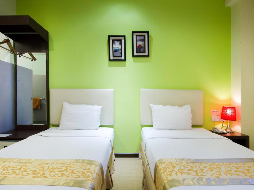 Eight Days Boutique Hotel - Mount Austin Джохор-Бару Экстерьер фото