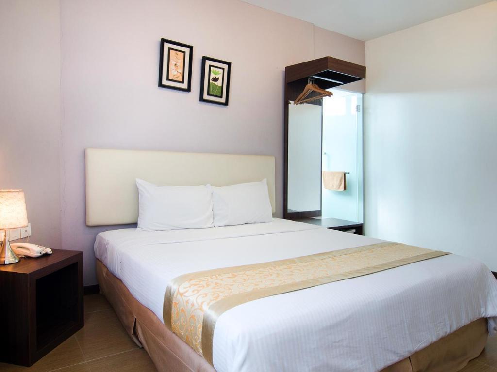 Eight Days Boutique Hotel - Mount Austin Джохор-Бару Экстерьер фото